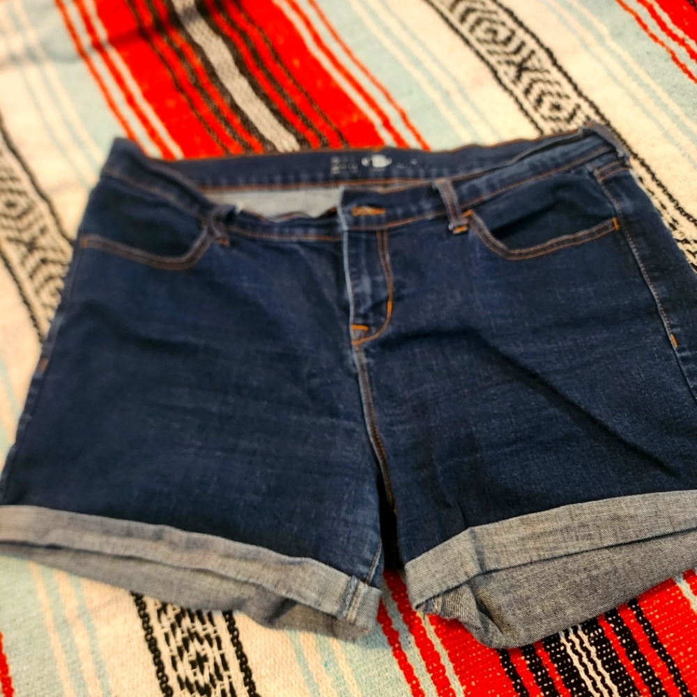 Old Navy Dark Denim High Waisted Short Size 14